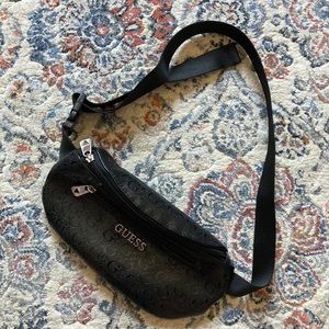 GUESS FANNY PACK